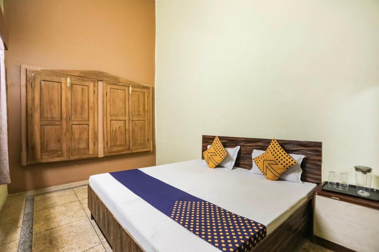 Spot On 64751 Hotel Shivani Palace Muthiganj Exterior photo